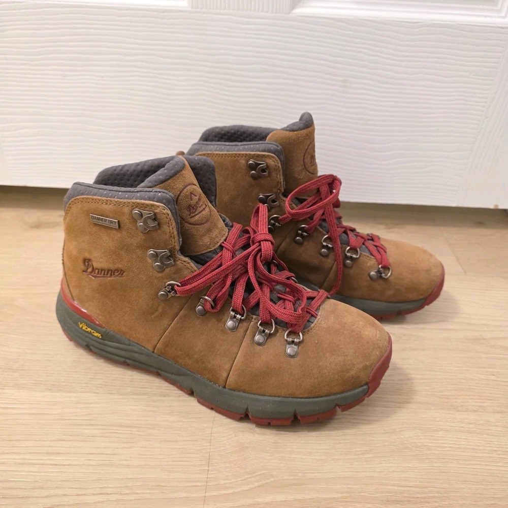 Danner Tan Suede Mountain 600 Lace Up Outdoor Hiking 4.5" Ankle Boots Size 9